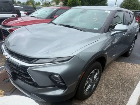 Used 2024 Chevrolet Blazer LT FWD image 1