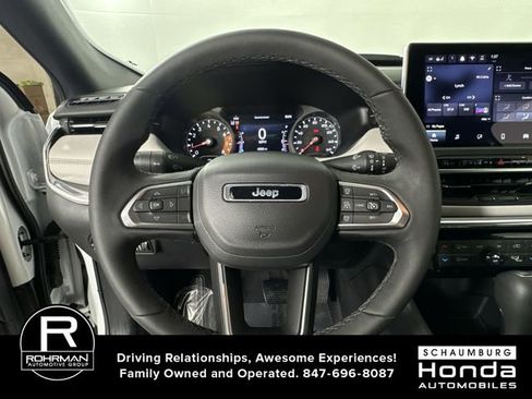 Used 2024 Jeep Compass Limited image 11