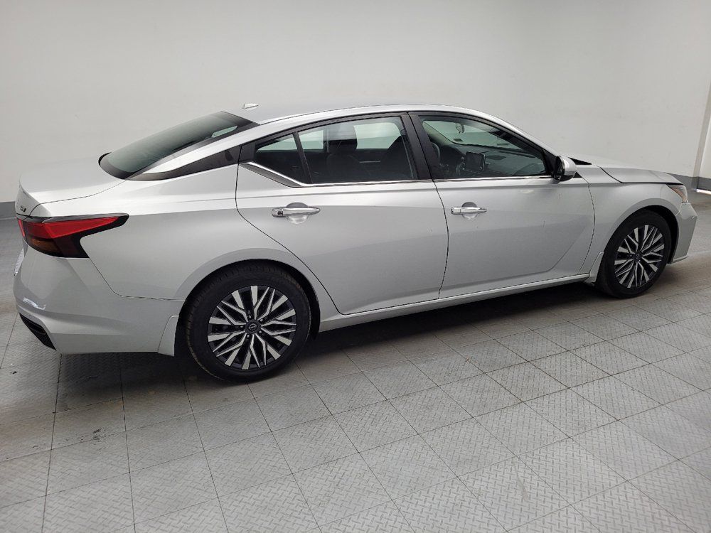Used 2023 Nissan Altima 2.5 SV FWD image 10
