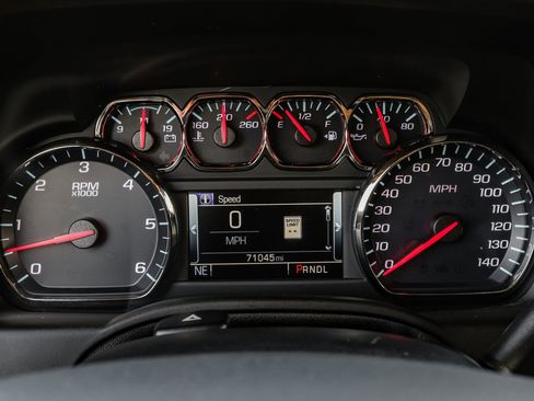 Used 2020 Chevrolet Suburban LT image 22