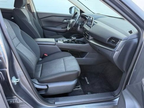 Used 2025 Nissan Rogue SV FWD image 17