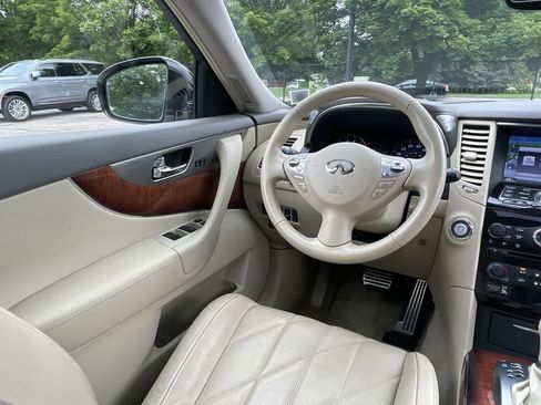 Used 2015 INFINITI QX70 AWD w/ Premium Package image 17