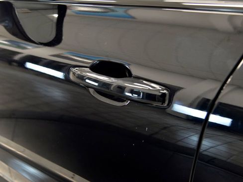 Used 2023 Volvo XC60 T8 Ultimate w/ Protection Package Premier image 13