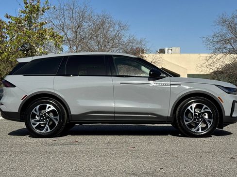 New 2026 Lincoln Nautilus Premier w/ Equipment Group 102A AWD/4WD image 3