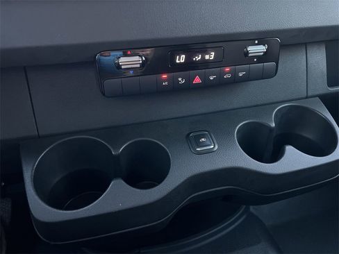 Used 2019 Mercedes-Benz Sprinter 170 image 17