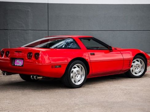 Used 1994 Chevrolet Corvette Coupe RWD image 4
