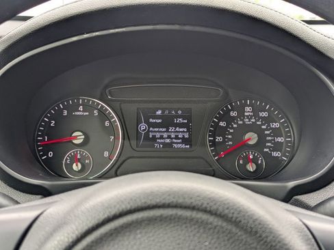 Used 2016 Kia Sorento LX image 8