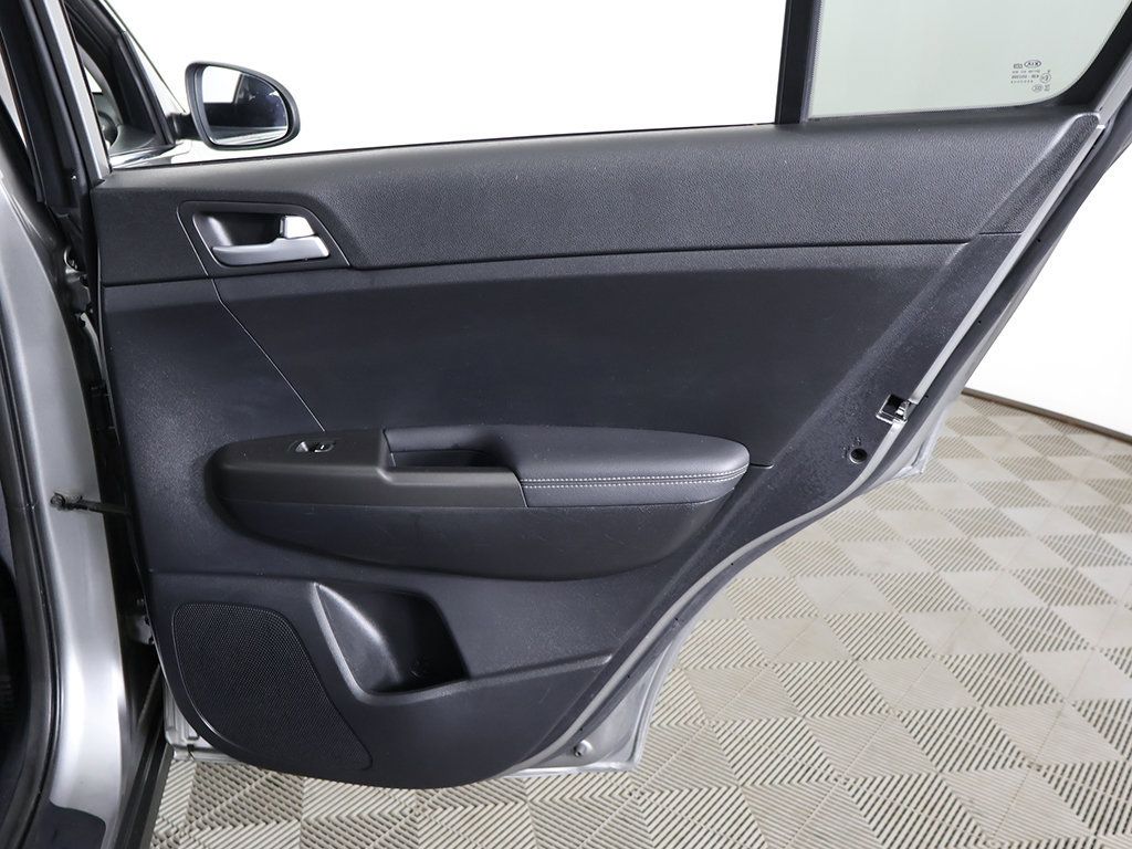 Used 2020 Kia Sportage LX AWD/4WD image 22
