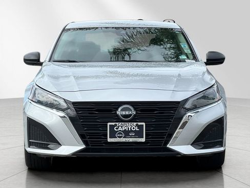 Used 2024 Nissan Altima 2.5 SV image 8