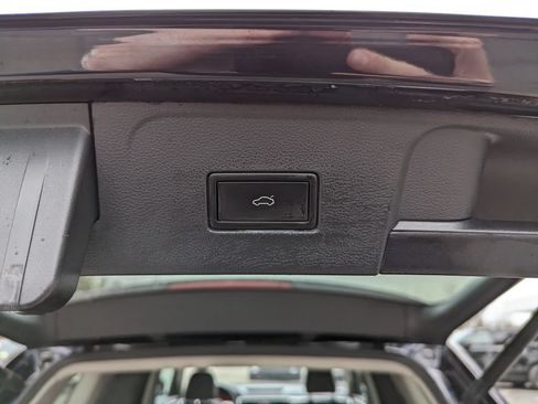 Used 2023 Volkswagen Atlas SE w/ Panoramic Sunroof Package AWD/4WD image 47