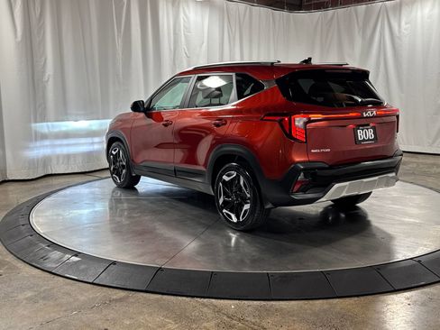 Certified 2025 Kia Seltos SX w/ SX Sunroof Package AWD/4WD image 7