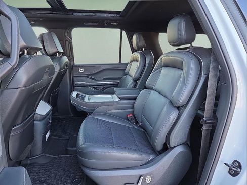 New 2025 Lincoln Navigator L Reserve w/ Jet Appearance Package AWD/4WD image 10