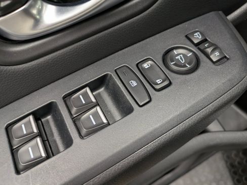 Certified 2025 Honda Pilot Black Edition image 9