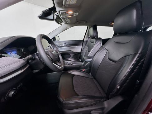 Used 2022 Jeep Compass Latitude image 13