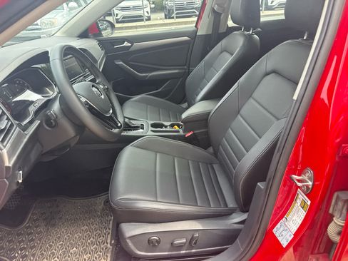 Used 2021 Volkswagen Jetta SE FWD image 19