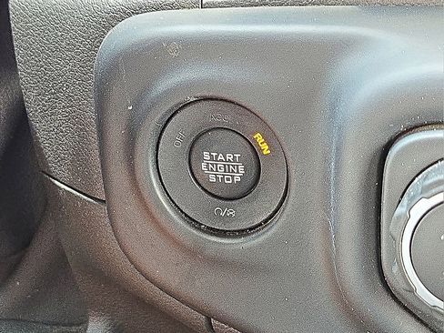 Used 2021 Jeep Gladiator Mojave w/ Safety Group AWD/4WD image 31
