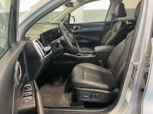 Used 2024 Kia Sorento S w/ Panoramic Sunroof Package FWD image 12