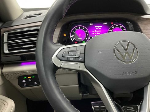 Used 2024 Volkswagen Atlas SEL Premium R-Line image 11