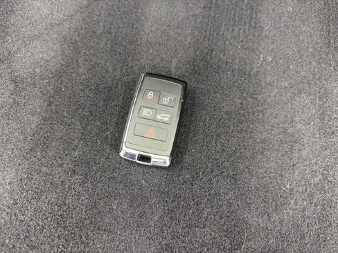 Used 2025 Land Rover Range Rover Velar Dynamic SE AWD/4WD image 73