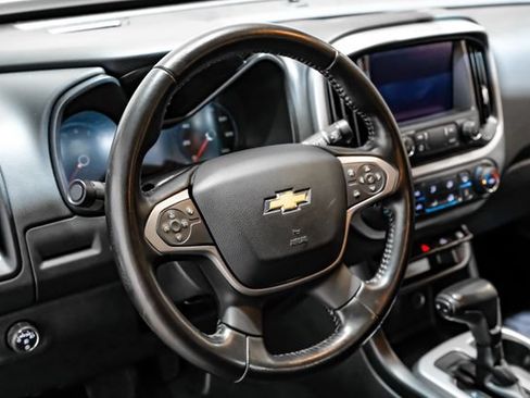 Used 2020 Chevrolet Colorado LT w/ Safety Package RWD image 18