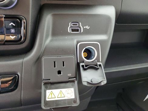 Used 2024 RAM ProMaster 2500 w/ Quick Order Package 22G SLT image 18