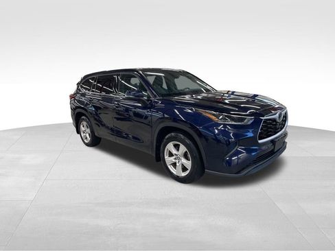 Used 2021 Toyota Highlander L AWD/4WD image 32