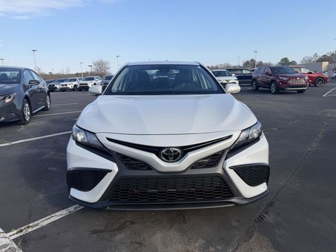 Used 2024 Toyota Camry SE w/ Convenience Package image 2