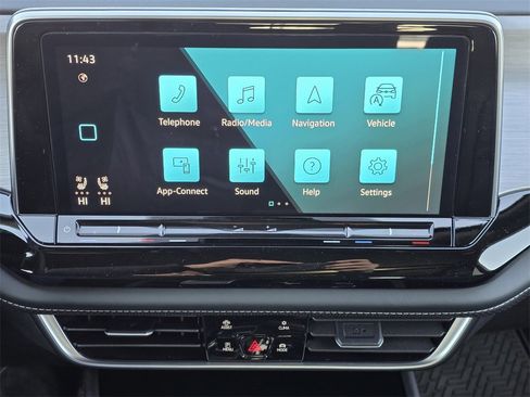 New 2026 Volkswagen Atlas Cross Sport SE image 13