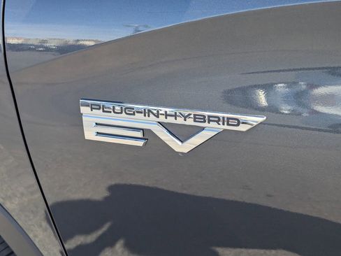 Used 2025 Mitsubishi Outlander 4WD Plug-In Hybrid image 14