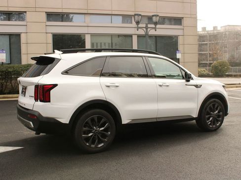Used 2021 Kia Sorento EX w/ EX AWD X-Line Package image 7
