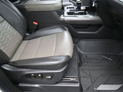 Used 2022 Chevrolet Silverado 1500 ZR2 image 26