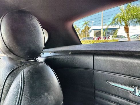 Used 2005 Ford Thunderbird image 13