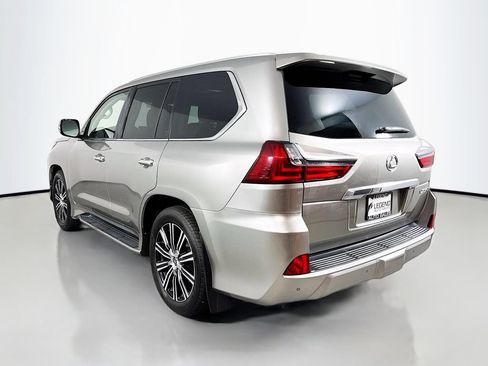 Used 2018 Lexus LX 570 4WD w/ Luxury Package image 8