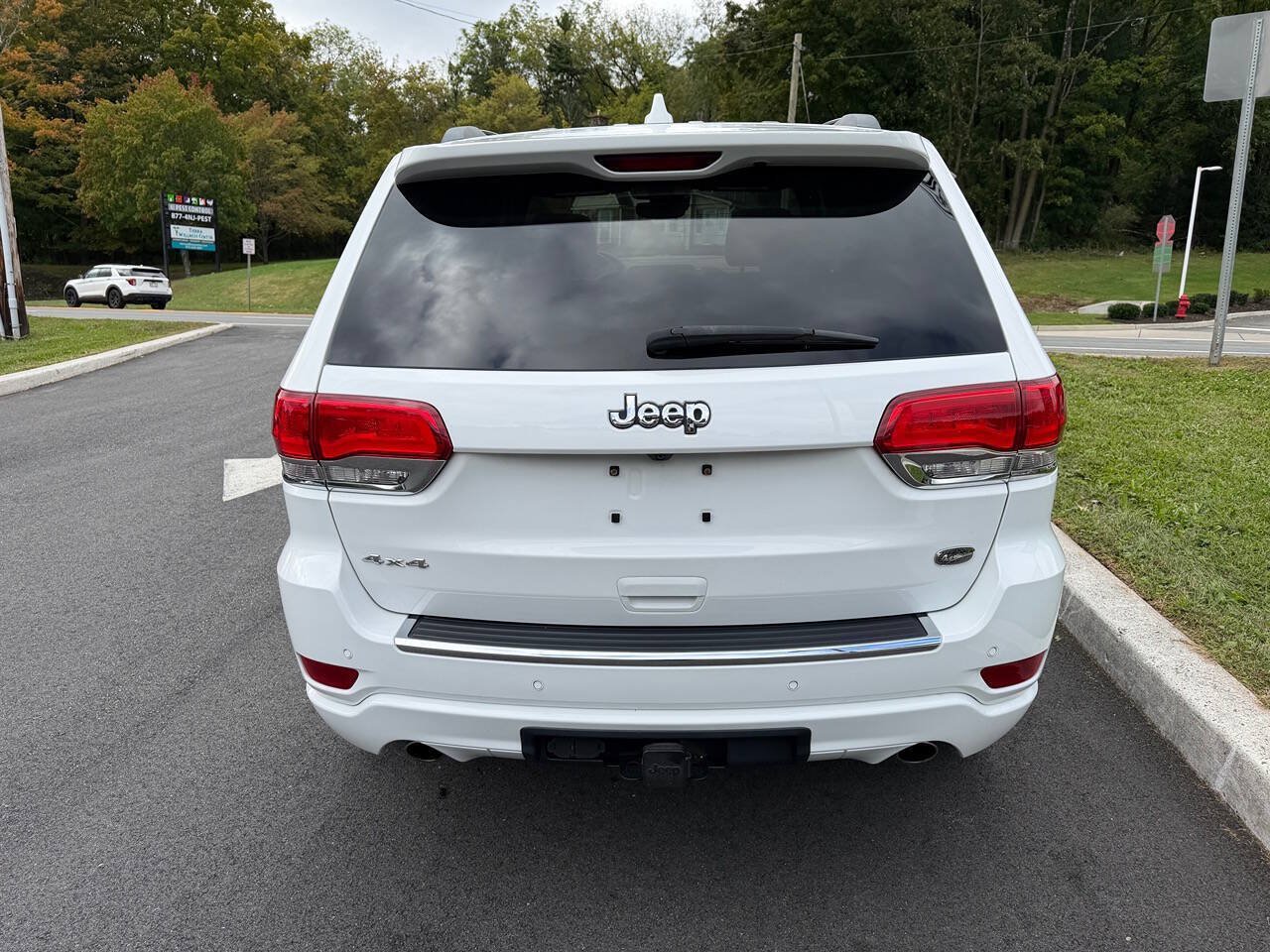 Used 2020 Jeep Grand Cherokee Overland AWD/4WD image 4