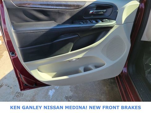 Used 2018 Dodge Grand Caravan SE w/ UConnect Hands-Free Group image 37