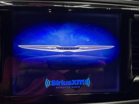 Used 2017 Chrysler Pacifica Touring-L Plus w/ Advanced Safetytec Group FWD image 36
