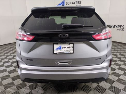 Used 2023 Ford Edge SE w/ Black Appearance Package image 4