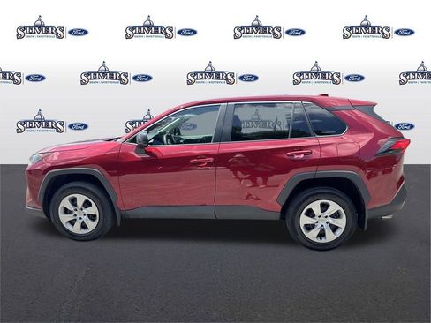 Used 2022 Toyota RAV4 LE image 8