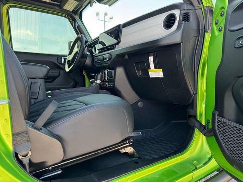 Certified 2025 Jeep Wrangler Unlimited Sport AWD/4WD image 27