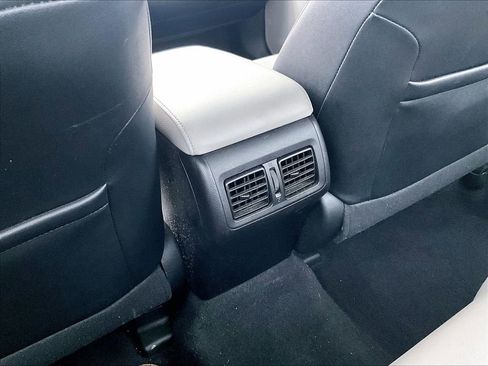 Used 2015 Toyota Camry XSE image 25