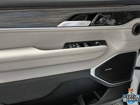 Used 2023 Jeep Wagoneer L Series II image 13