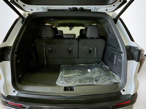 New 2026 Chevrolet Traverse LT w/ Enhanced Driving Package image 28