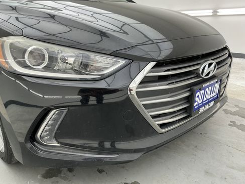 Used 2017 Hyundai Elantra Limited w/ Limited Tech Package 08 image 27