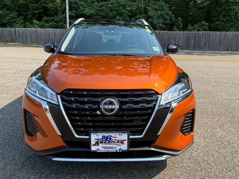 Used 2023 Nissan Kicks SV FWD image 2