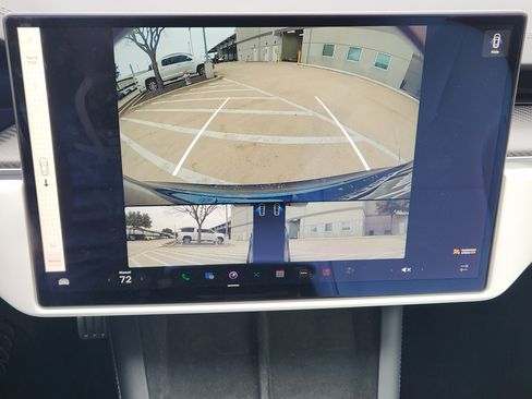 Used 2022 Tesla Model S Plaid image 18