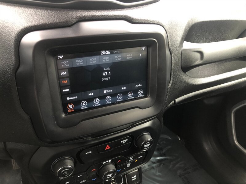 Used 2018 Jeep Renegade Latitude FWD image 13
