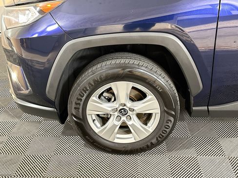 Used 2020 Toyota RAV4 XLE FWD image 11