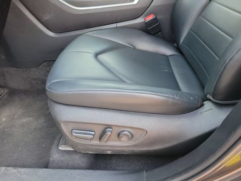 Used 2022 Toyota Highlander XLE FWD image 14