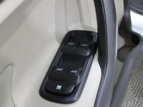 Used 2014 Ford Fiesta SE w/ Comfort Package image 7