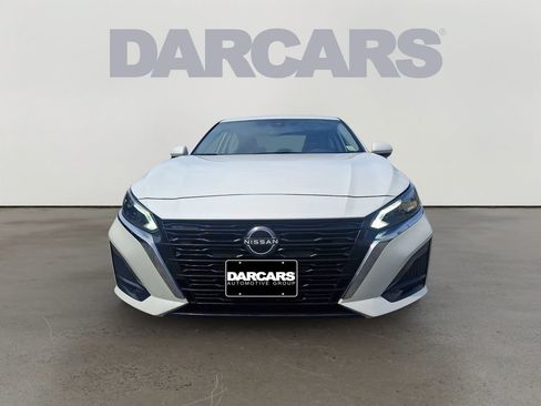 Used 2023 Nissan Altima 2.5 SV AWD/4WD image 2